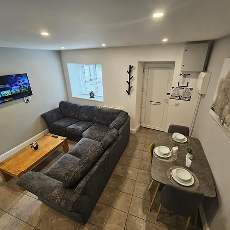 5 Eyre Square Lane Apartment